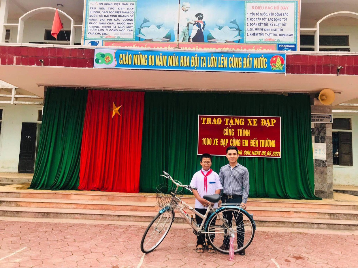 Tặng xe đạp công trình 1000 xe