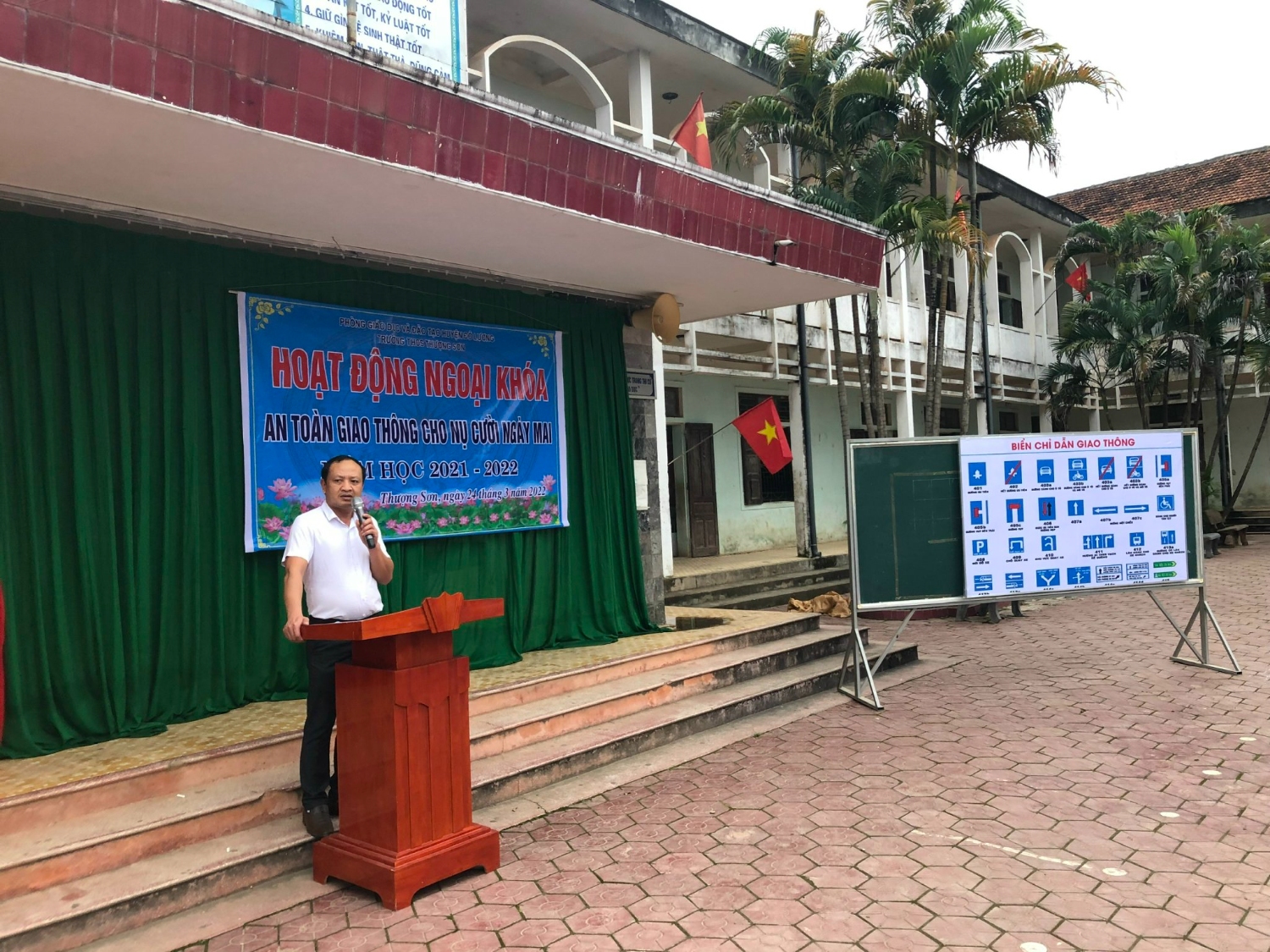 Hoạt động ngoài giờ LL tháng 3