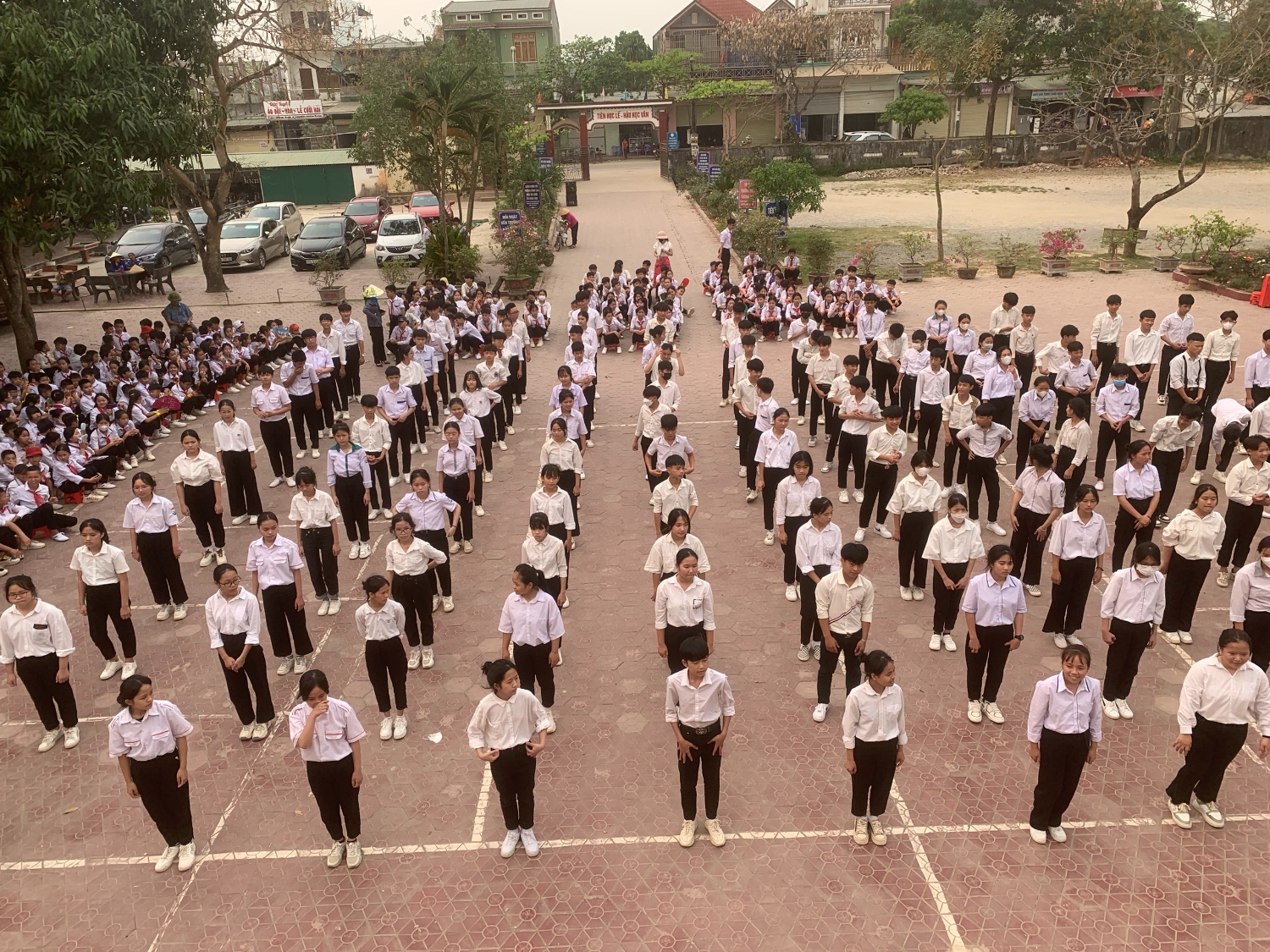 HDNGLL tháng 3
